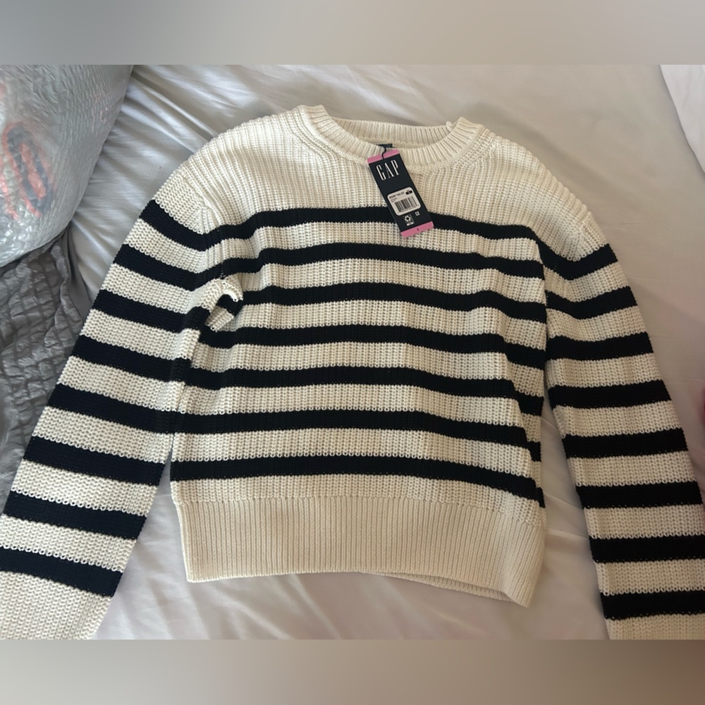 GAP Women's Crew Neck Sweater - Black and Cream Stripes
